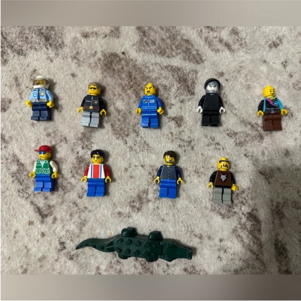 LEGO Minifigure Collection with Green Crocodile